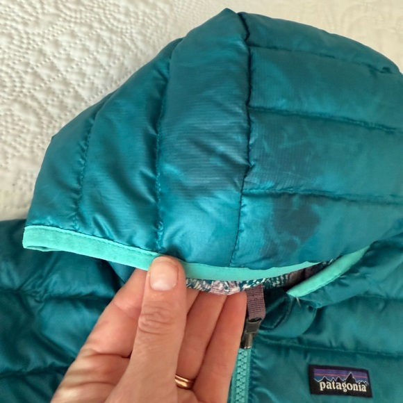 4T Patagonia Reversible Hooded Jacket - Picture 3 of 4